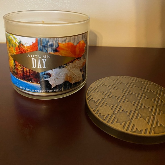 Bath & Body Works Other - New Bath & Body Works Autumn Day 3 wick candle